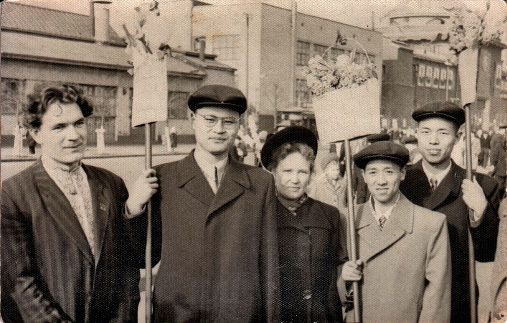 джордж истман мзей. брессон анри москва, 1954. большой театр каменный цветок 1965 год. история потребительской кооперации. июль 1954.