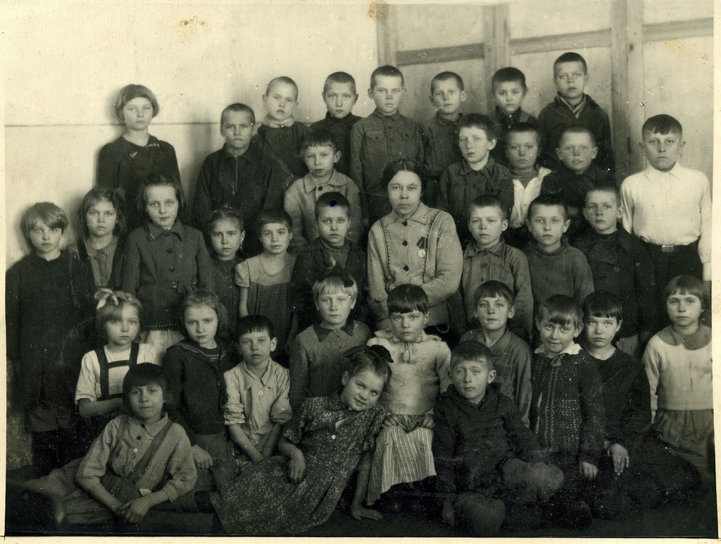 Школа 1946 год. Жаворонковская школа 1972. 1946 Школа Москва. Выпускники 1946 года.