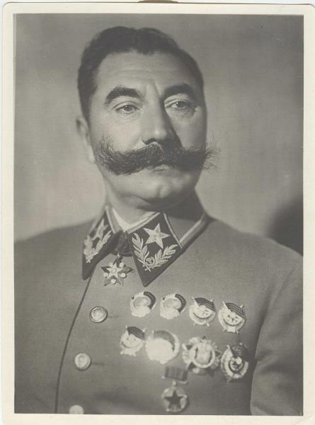 Портрет Семена Буденного, 1939 - 1941. Видео «Семен Буденный» с этой фотографией.