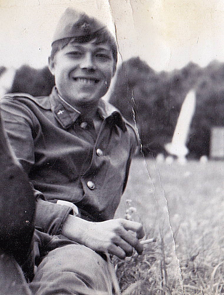 «Брат в армии», 1 - 25 июля 1971, г. Саратов. Выставка «Мамин фотоальбом» с этой фотографией.