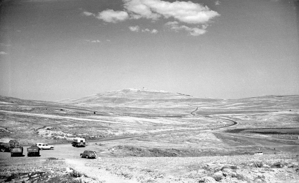 Остановка у смотровой площадки Ай-Петри, 1 июня 1961 - 30 августа 1961, Крым, смотровая площадка Ай-Петри