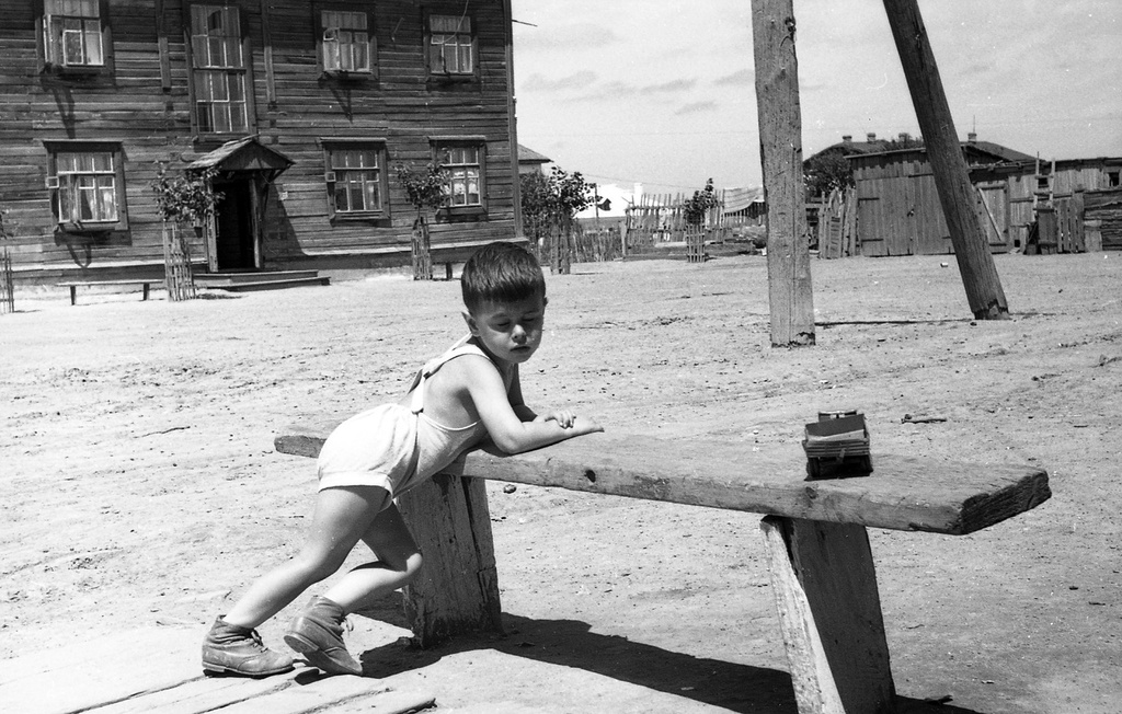 Летняя истома, 13 августа 1960, г. Хабаровск. Выставка «Август. Сладкая привычка к лету» с этой фотографией.
