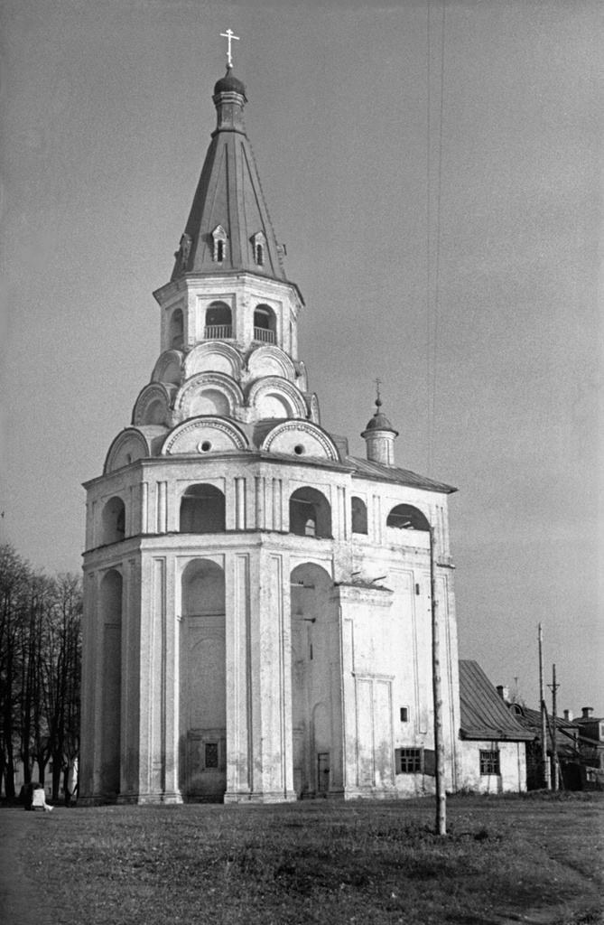 Распятская церковь-колокольня в Александровской слободе, апрель 1967, Владимирская область, г. Александров