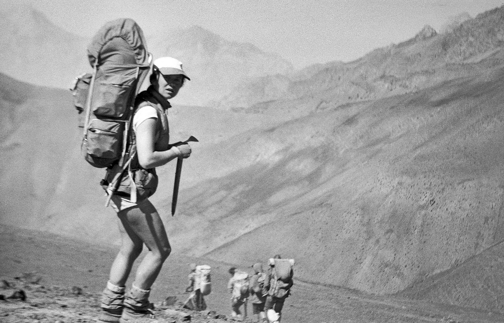Замыкающий группы, 3 - 24 сентября 1986, Таджикская ССР. Выставка «В горах» с этой фотографией.