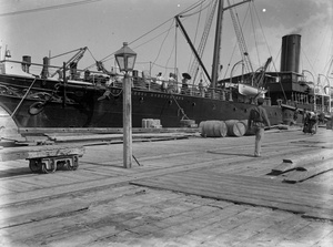 Пароход «Великий Князь Константин» на пристани, 20 июля 1898, г. Новороссийск. Выставки&nbsp;«Дореволюционное пароходство», «Новороссийск. От турецкой крепости до российского порта» с этой фотографией.