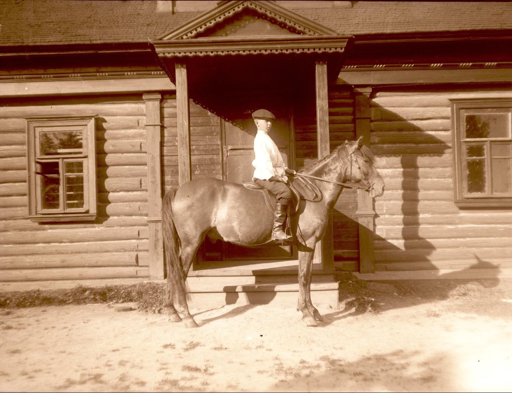 Василий Живаго верхом, 1899 - 1909