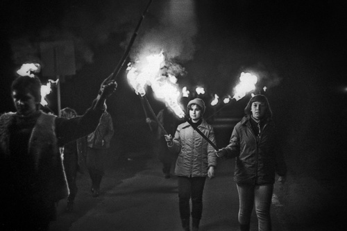 
    Фото Факельное шествие на Мемориале Великой Отечественной войны, 25 - 26 апреля 1980, Московская обл., Наро-Фоминский городской округ, дер. Башкино - История России в фотографиях
