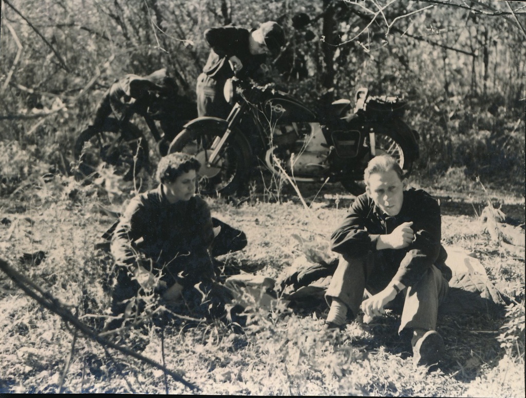 Без названия, 1958 год. Марка мотоцикла, предположительно ИЖ.Фотография из архива Анны Грицук.