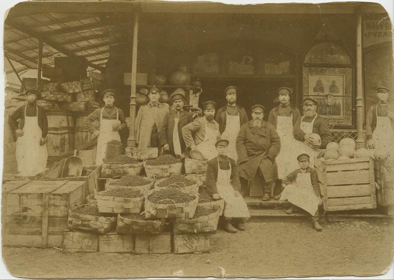 Торговые ряды, 1890-е. Выставка «Дореволюционная Россия: торговля» с этой фотографией.&nbsp;