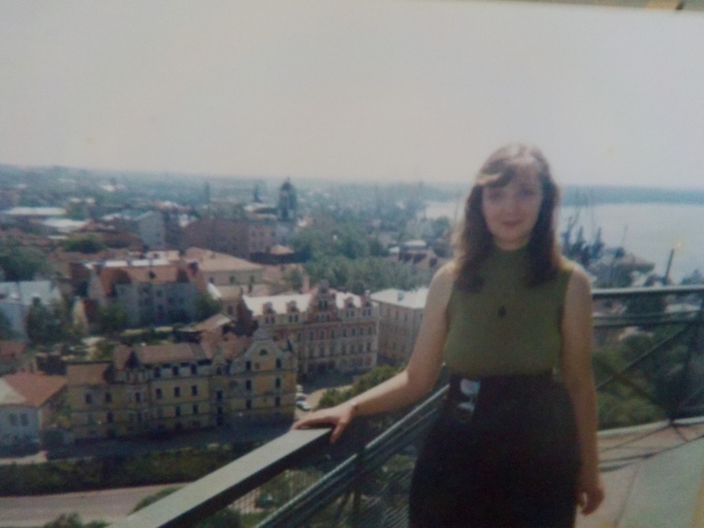 На Выборгской башне, 10 июня 1993 - 31 августа 1993, Ленинградская обл. г. Выборг. На фото Елена Иванова (Устинова).