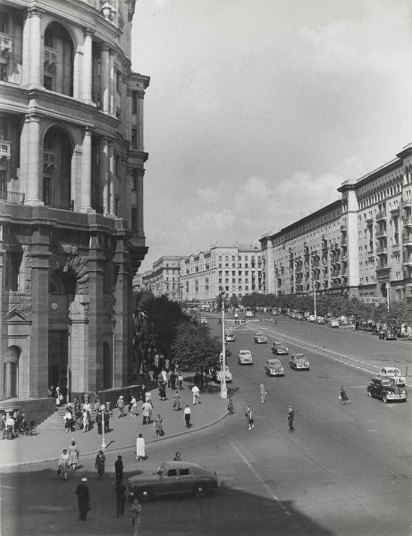 Улица Горького, 1955 год, г. Москва. Выставка «Фотограф Иван Шагин» с этим снимком.