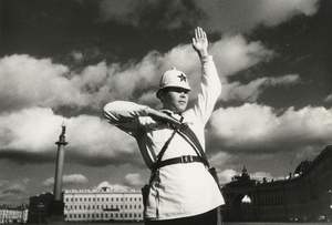 Ленинградский регулировщик, 1934 - 1937, г. Ленинград. Ныне Дворцовая площадь.