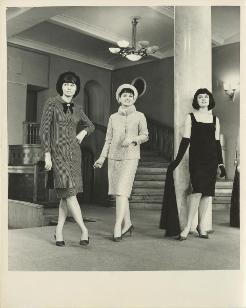 Первые советские модели, октябрь 1965, г. Москва. Слева направо: Регина Збарская, Лилиана Баскакова, Елена Изоргина.