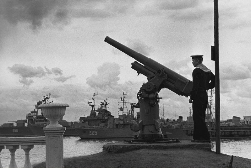 Кронштадт, 1950-е, Котлин о-в. Выставка «Кто с мечом к нам придет…» с этой фотографией.