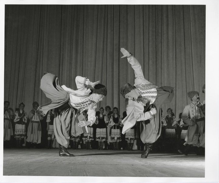 Ансамбль народного танца СССР. Украинская сюита «Веснянка», 1958 год, г. Москва. Ансамбль народного танца СССР под руководством Игоря Моисеева.