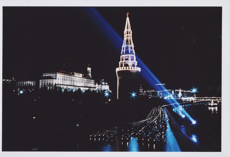 Праздничная иллюминация, 1967 год, г. Москва. Выставка «Москва и москвичи» с этой фотографией.