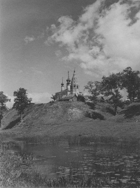 Вид на Александровский монастырь со стороны реки Каменки, 1948 - 1952, Владимирская обл., г. Суздаль. Выставка «На выходные в Суздаль» с этим снимком.&nbsp;