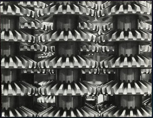 Конические шестерни, 1929 год, г. Москва. Из серии «Завод АМО» («Автомобильного московского общества», ныне АМО ЗИЛ).