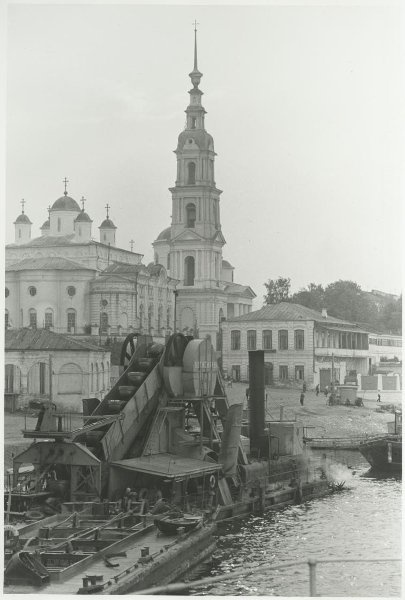 Кинешма, 1957 год, Ивановская обл., г. Кинешма. Выставка «На просторах Волги» с этой фотографией.