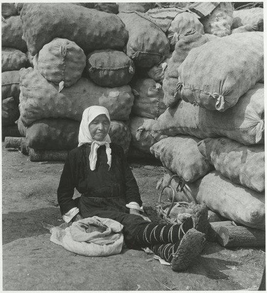 Старая крестьянка, 1957 год, Чувашская АССР. Выставка «Путешествие в Чувашию» с этой фотографией.