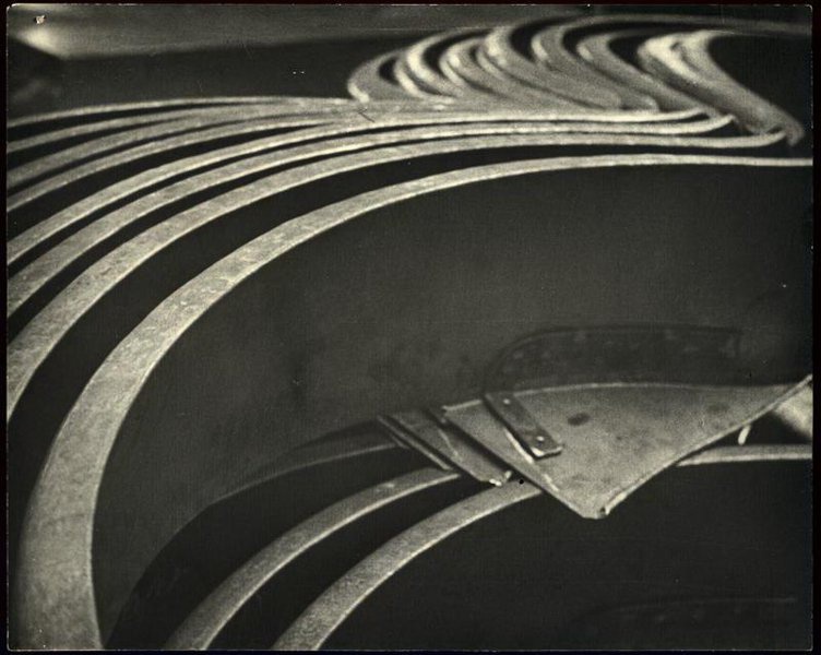 Крылья, 1929 год, г. Москва. Из серии «Завод АМО» («Автомобильного московского общества», ныне АМО ЗИЛ).