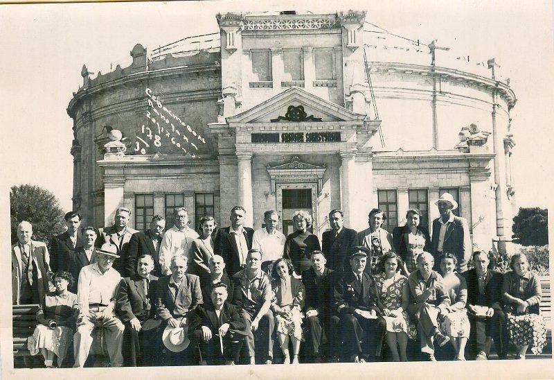 Панорама «Оборона Севастополя», 29 сентября 1960, Украинская ССР, Крымская обл., г. Севастополь. Крайний слева – Матвей Моисеевич Канторович.
