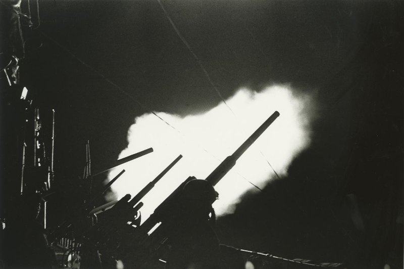 Ночной бой, 1943 - 1944, Крымская АССР, г. Керчь. Выставка: «Страшная сила» с этой фотографией.&nbsp;