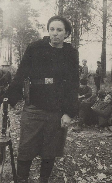 Белорусская партизанка, командир отряда имени Буденного Варвара Вырвич (Катя), 1943 год, Белорусская ССР