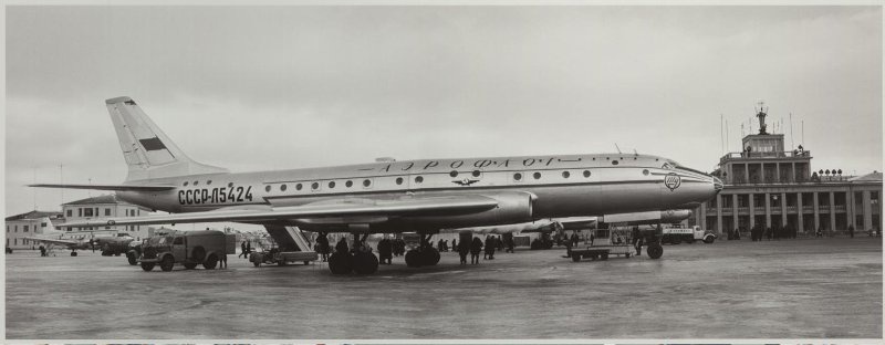 Первый рейс самолета ТУ-104 во Внуково, 1956 год. Выставка «Внучка» с этой фотографией.&nbsp;