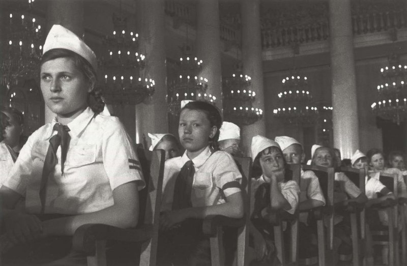 Слет пионеров в Колонном зале Дома Союзов, 1942 год, г. Москва