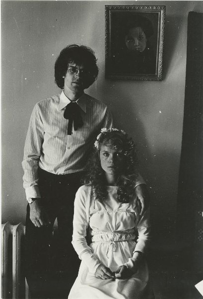 Свадебный портрет со свекровью, 4 июля 1979, Кемеровская обл., г. Новокузнецк. Выставка «К цветку цветок...» с этой фотографией.