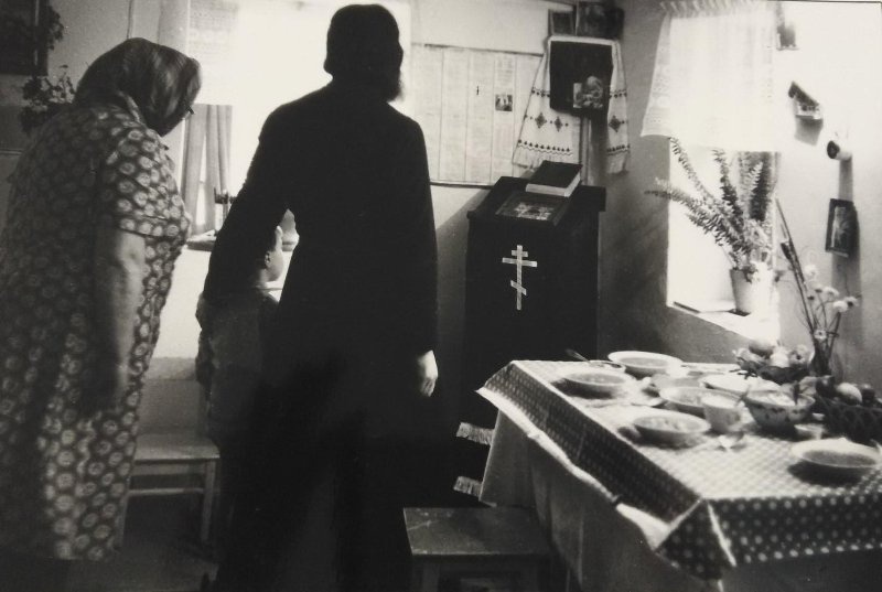 Светлое Христово Воскресение. Молитва перед вкушением пищи, 15 апреля 1985, Кемеровская обл., г. Новокузнецк. Выставка «Светлая седмица» с этой фотографией.