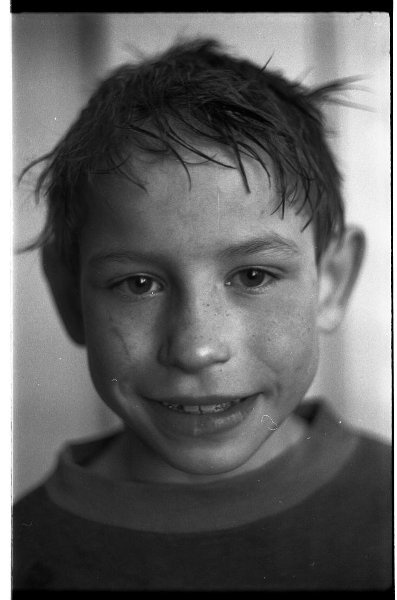 Портрет мальчика, 3 апреля 1987, Кемеровская обл., г. Новокузнецк. Выставка «Пацаны» с этой фотографией.