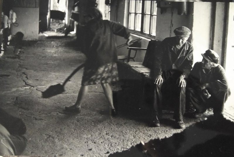 Один из цехов Кузнецкого металлургического комбината, 1981 год, Кемеровская обл., г. Новокузнецк. Новокузнецкий металлургический комбинат (до 2003 года – Кузнецкий металлургический комбинат – КМК).