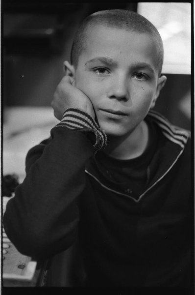Портрет мальчика, 3 апреля 1987, Кемеровская обл., г. Новокузнецк. Выставка «Пацаны» с этой фотографией.