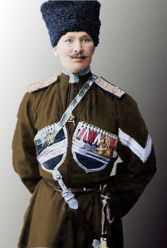Максим Дмитриевич Очередько (1884 - 1930), 25 июня 1915, г. Петроград. Подхорунжий 4-ой Терской сотни Лейб гвардии Конвоя Его Императорского Величества. Кавалер трех Георгиевских крестов и ордена Святого Станислава 1 ст. Участник Первой мировой войны.Из приказа по 3-му кавалерийскому корпусу № 191 от 13 октября 1916 г.Нижепоименованные нижние чины за боевые отличия награждены мною Георгиевскими крестами 4-й степени:Взводный подхорунжий Максим Очередько – № 852008 (Ст. Прохладная).Взводный урядник Иван Безлюдный – № 852009 (Ст. Прохладная) (с двумя казаками)После боя 4 сентября 1916 г. у высоты 1326, вызвавшись охотниками, с командою остались у проволочного заграждения противника, пробыли там ночь под сильным огнем противника, а утром 5 сентября отбили выходившую за проволоку разведку противника, нанеся ему потери.Командующий корпусом генерал-лейтенант граф КеллерГК 4 ст. № 852008 ОЧЕРЕДЬКО Максим – Собственный Его Императорского Величества Конвой, Л.гв. 4-я Терская сотня, взв. подхорунжий. За то, что после боя 4.09.1916 у выс. «1326», вызвавшись охотником, с командой остался у проволочного заграждения противника, пробыл там ночь, под сильным огнем противника, а утром 5.09.1916 отбил выходившую за проволоку разведку противника, нанеся ему потери.Георгиевские кавалеры терцев Императорского конвоя.В 1916 году воевал на Юго-Западном фронте в районе Буковины в составе 1ой Терской конной дивизии в корпусе генерал-лейтенанта графа Ф.А.Келлера В июле 1916 г. из Ставки Верховного Главнокомандующего царя Николая II в г. Могилеве, в Белоруссии, в действующую армию была направлена лейб-гвардия 4-я Терская сотня Собственного Его Императорского Величества конвоя. До октября сотня находилась в боевых действиях на Юго-Западном фронте в составе 2-го Волгского полка 1-й Терской льготной казачьей дивизии. 43 казака-конвойца за мужество в боях были награждены Георгиевскими крестами. Из них – 14 из станиц Екатериноградской, Приближной, Прохладной и Солдатской. После боевых действий в Карпатских горах на территории Румынии сотня вернется в Ставку.Фотография из архива Сергея Анатольевича&nbsp;Акулинина.&nbsp;