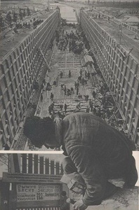 «Работы в шлюзе» для журнала «СССР на стройке», посвященного строительству Беломорско-Балтийского канала, 1933 год, Автономная Карельская ССР. Канал соединил Белое море с Онежским озером. Построен между 1931 и 1933 годами. Открыт 2 августа 1933 года. Строительство велось силами заключенных ГУЛАГа. До 1961 года назывался Беломорско-Балтийский канал имени Сталина.&nbsp;Выставка «Не говори никому лишнего, что я на Беломорканале…» и видео «Строительство канала Москва — Волга» с этой фотографией.