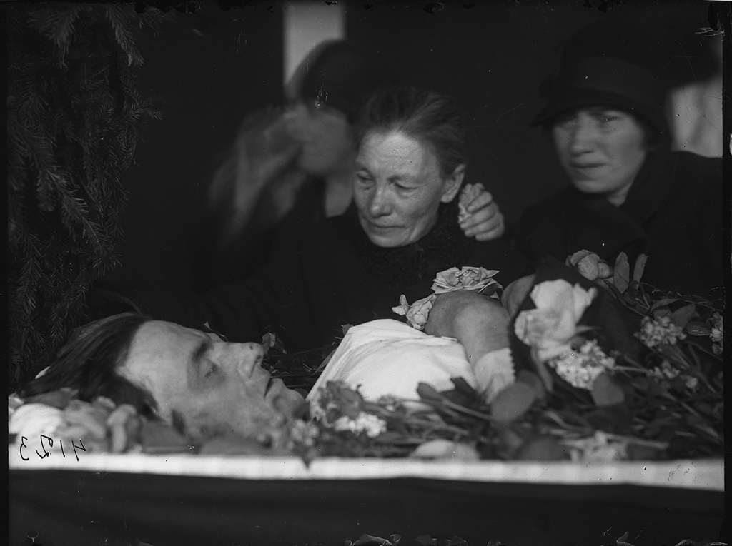 Похороны маяковского фото