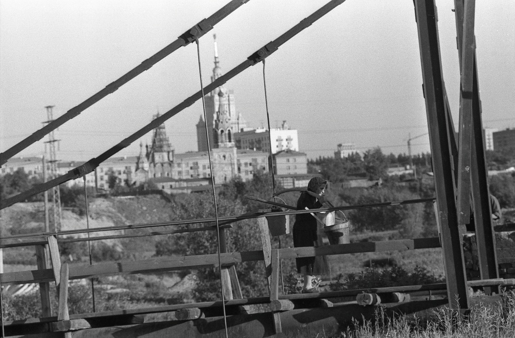 На мосту через Сетунь, 1968 год, г. Москва. 