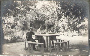 На даче, 1900 - 1914. Фотография из архива Елены Глушковой.&nbsp;