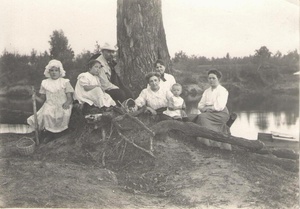 Групповой портрет, 1900 - 1914. Фотография из архива Елены Глушковой.&nbsp;