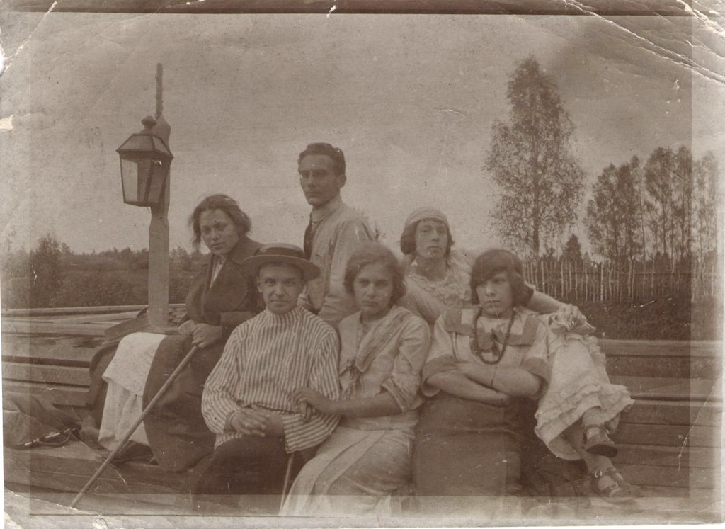 Групповой портрет, 1900 - 1914. Фотография из архива Елены Глушковой.&nbsp;