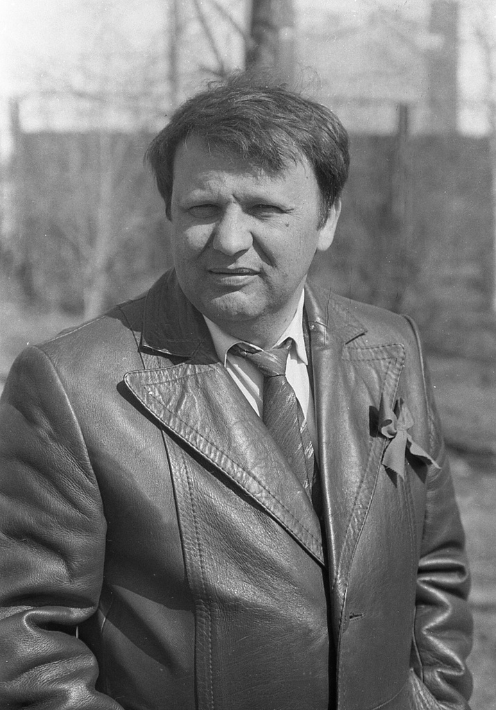 Главный инженер УМ МС-9 Зубов, 1984 - 1995, Иркутская обл., г. Усть-Кут. Выставка «Лица строителей БАМа» с этой фотографией.