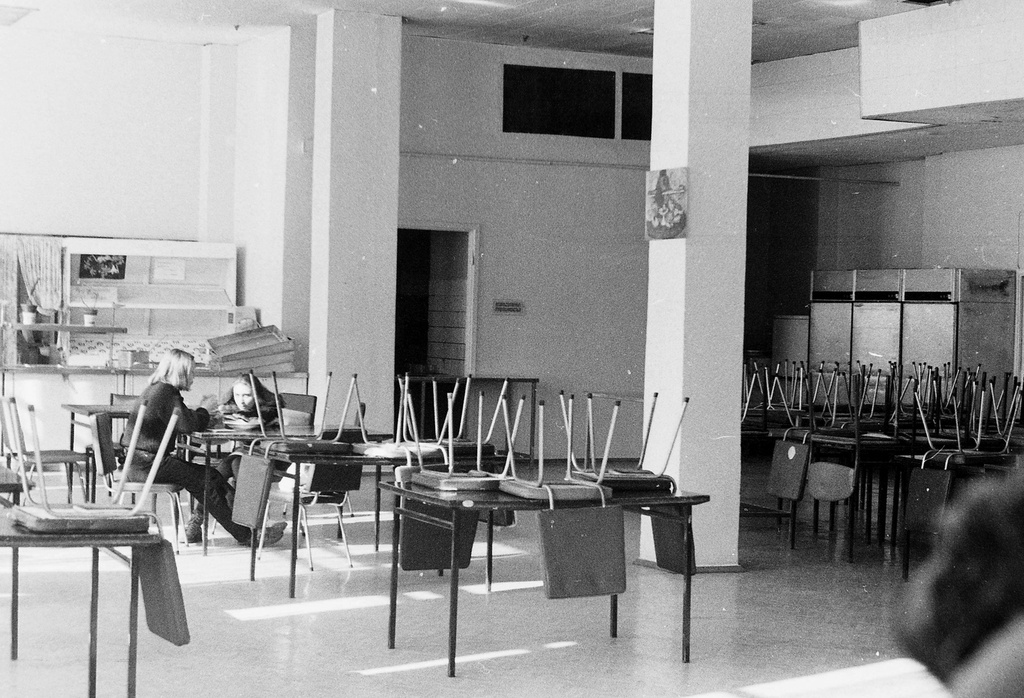 Столовая, 20 марта 1996, г. Москва. 