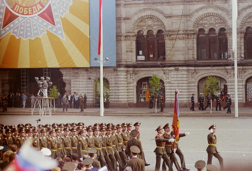 50 лет Победы, 9 мая 1995, г. Москва. Выставка «9 мая 1995 года. 50 лет Победы в Великой Отечественной войне» с этой фотографией.