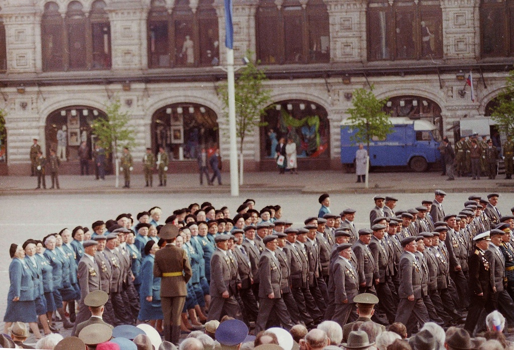 19 мая 1995 г 81. Ельцин парад Победы 1995. Парад Победы 1995 года на красной площади в Москве. Парад Победы 1995 на красной площади. Первый парад Победы 1995.