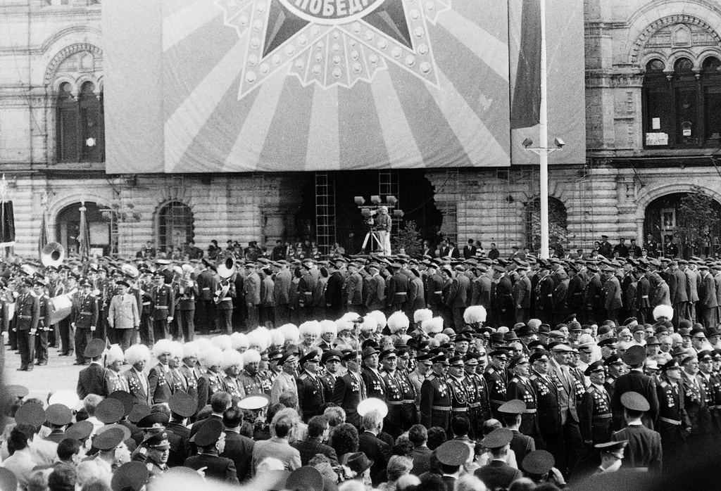 День Победы, 9 мая 1995, г. Москва. Выставка «9 мая 1995 года. 50 лет Победы в Великой Отечественной войне» с этой фотографией.