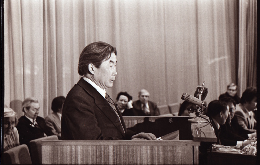 Фото "На трибуне Андрей Александрович Пассар. Встреча писателей ...