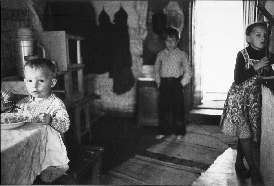 Дети старовера, 18 августа 1986, Красноярский край, Западный Саян, р. Казыр. Выставка «Без прикрас» с этой фотографией.