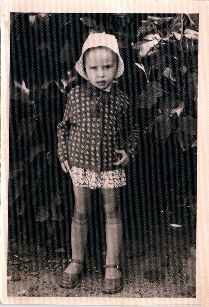 Леночка, 14 июня 1966, Челябинская обл., г. Златоуст-36. Я в возрасте 2 года 3 месяца.Фотография из архива Елены Владимировны Мирзоян.